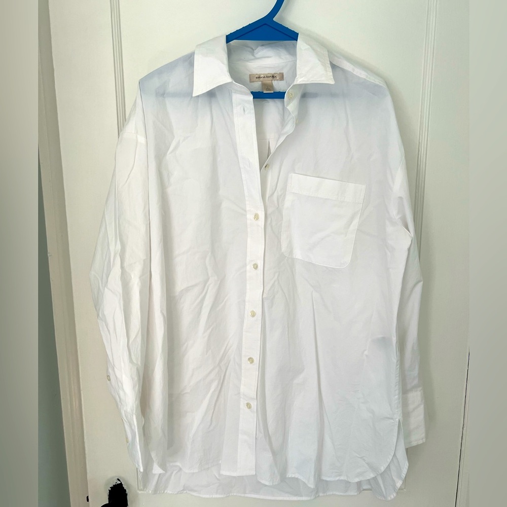 Banana Republic button down shirt with pocket